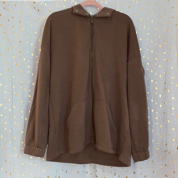 Zenana Outfitters Tops - Zip-Up Hoodie🤎🧸